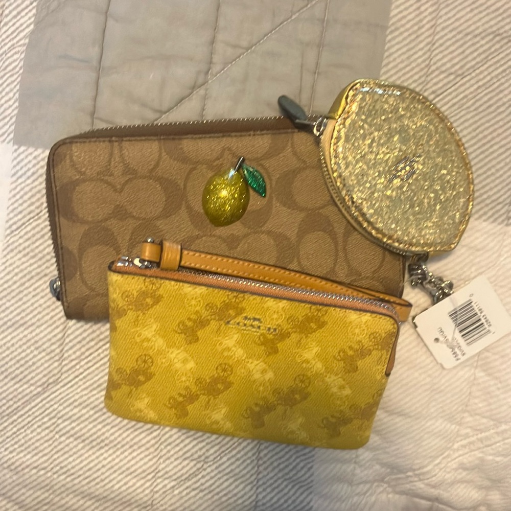 NWT! Coach Signature Lemon 3 set